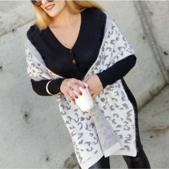 Ultra Soft Knit Scarf Leopard Print - Picture 3 of 6